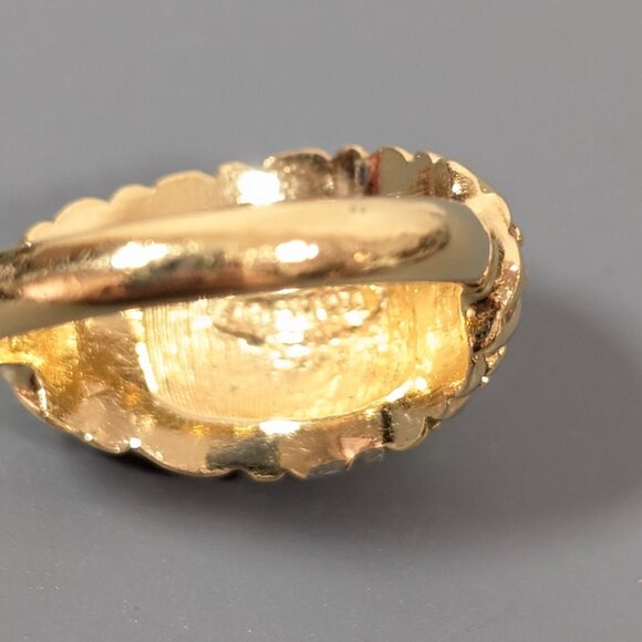 Vintage Avon Rhinestone Waves Dome Ring Hollywood Style Cocktail Size 8.5 - Picture 4 of 8